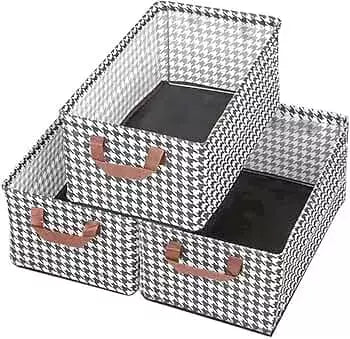 КУТИЯ ЗА СЪХРАНЕНИЕ НА ДРЕХИ