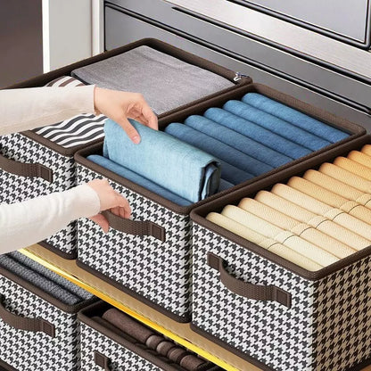 КУТИЯ ЗА СЪХРАНЕНИЕ НА ДРЕХИ